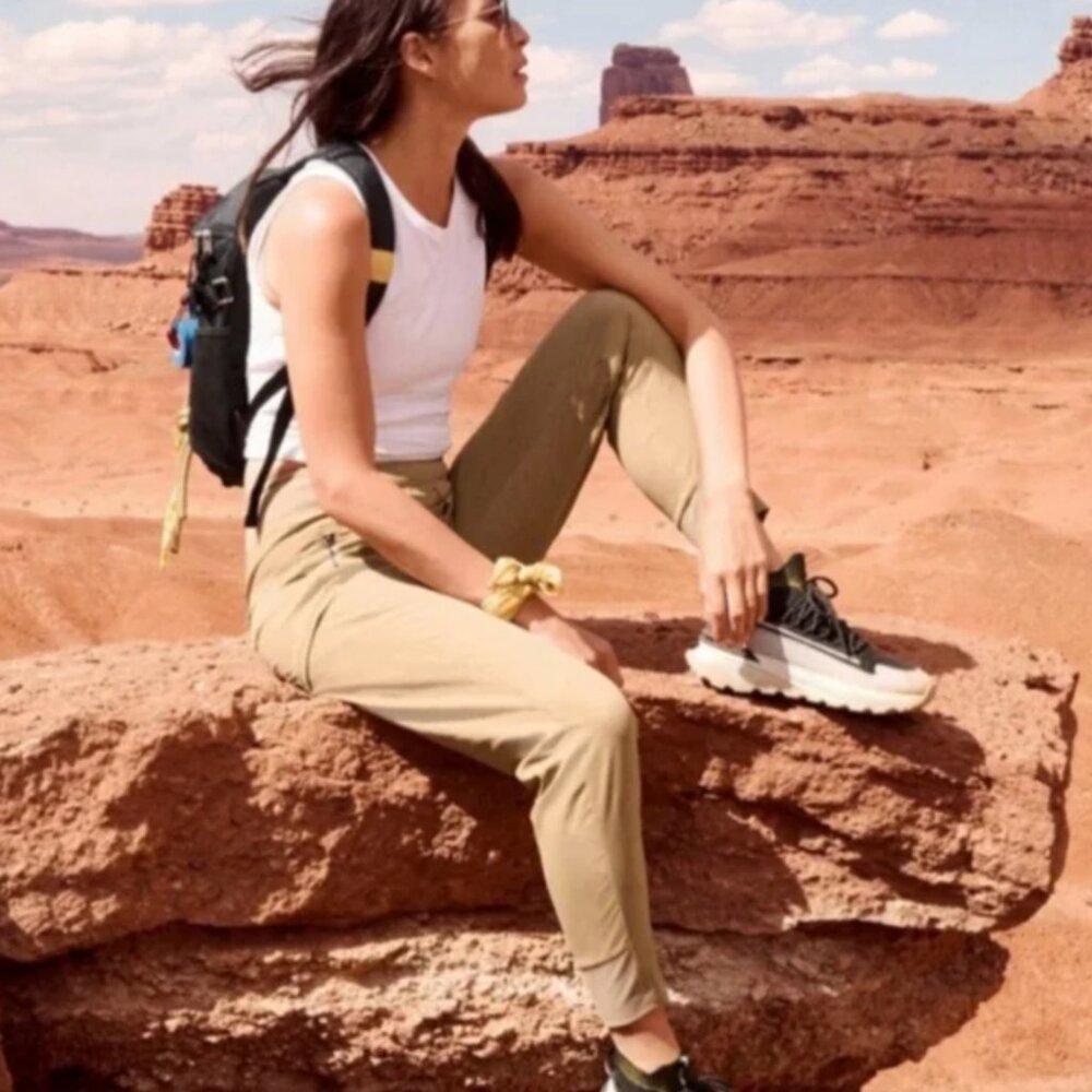 EUC ATHLETA Tan Trekkie North Jogger 405726 in Ecru (Tan) 12